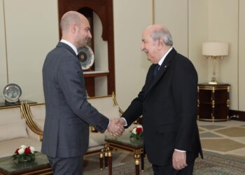 رئيس الجمهورية يستقبل وزير الخارجية الفرنسي