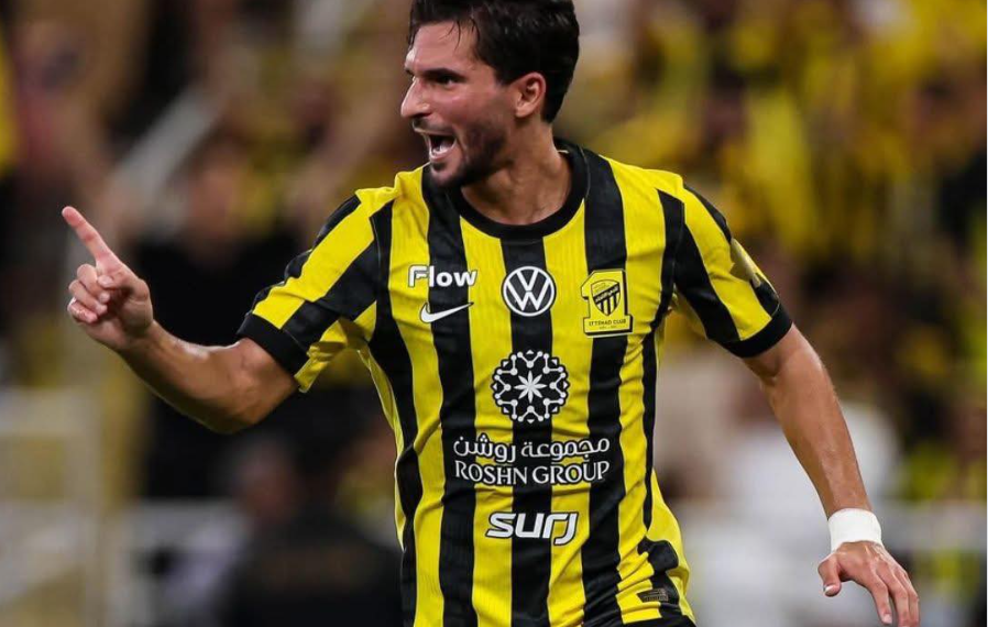 عوار يوقع ثلاثية ويقدم تمريرة حاسمة في فوز كاسح للاتحاد السعودي على الغرافة القطري